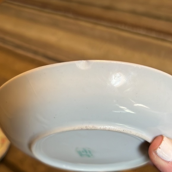 Assortment of 3 tea and 1 coffee, saucers. - Picture 6 of 6